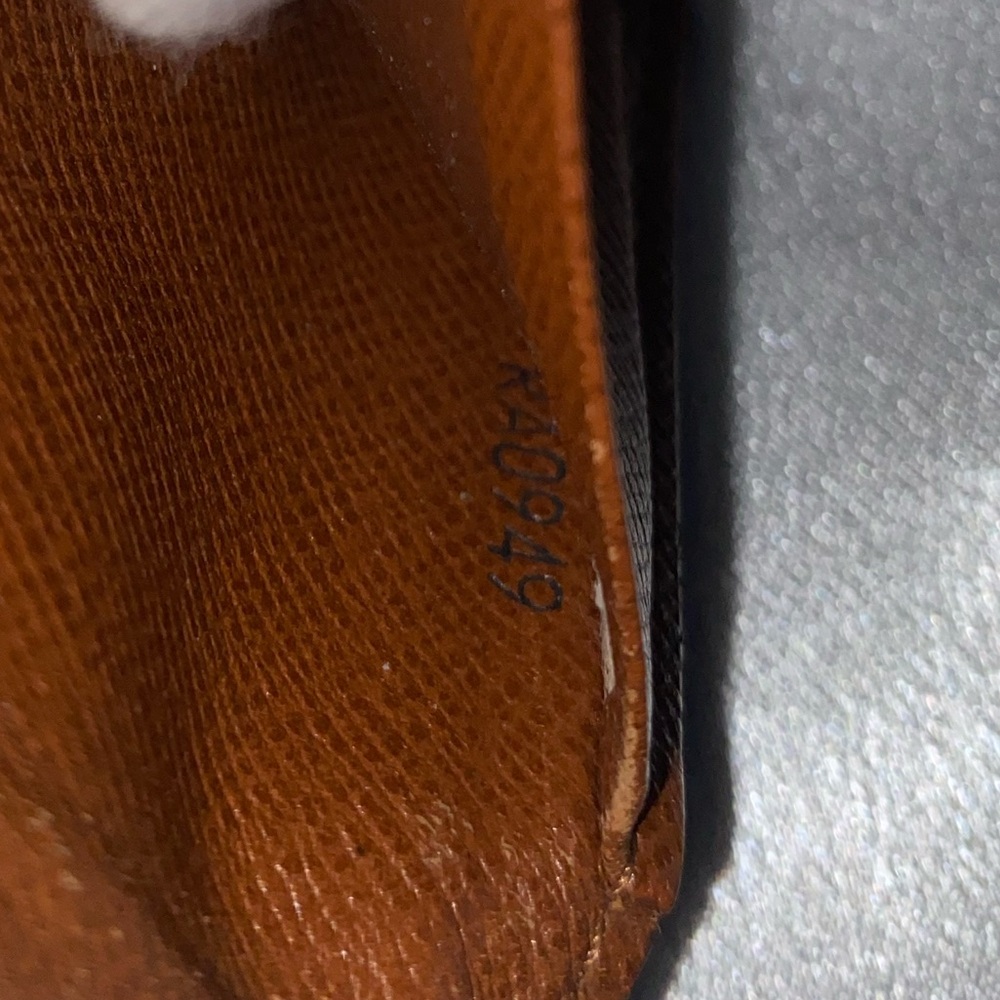 Authentic 💯 Louis Vuitton card holder - Picture 6 of 7